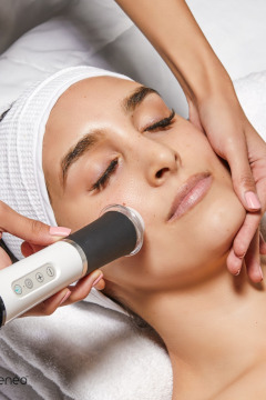 Oxygeneo Lady Facial Treatment – 240×360